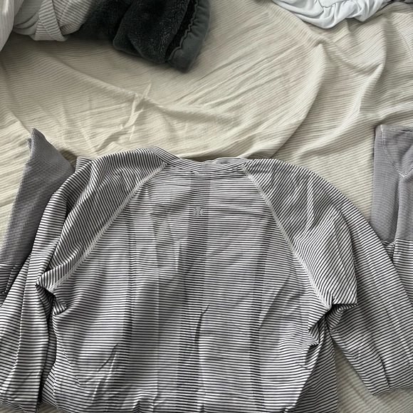 black and white thin strip lululuemon swiftly tech - Picture 2 of 3